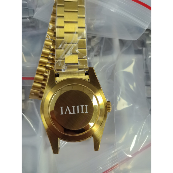 Laser printing: Free laser printing of the watch dial, crown, case back, and clasp with watch purchase