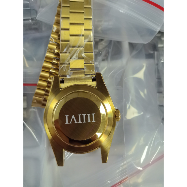 Laser printing: Free laser printing of the watch dial, crown, case back, and clasp with watch purchase